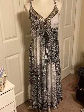 Me & Magic ~ Maxi Dress ~ Size Small